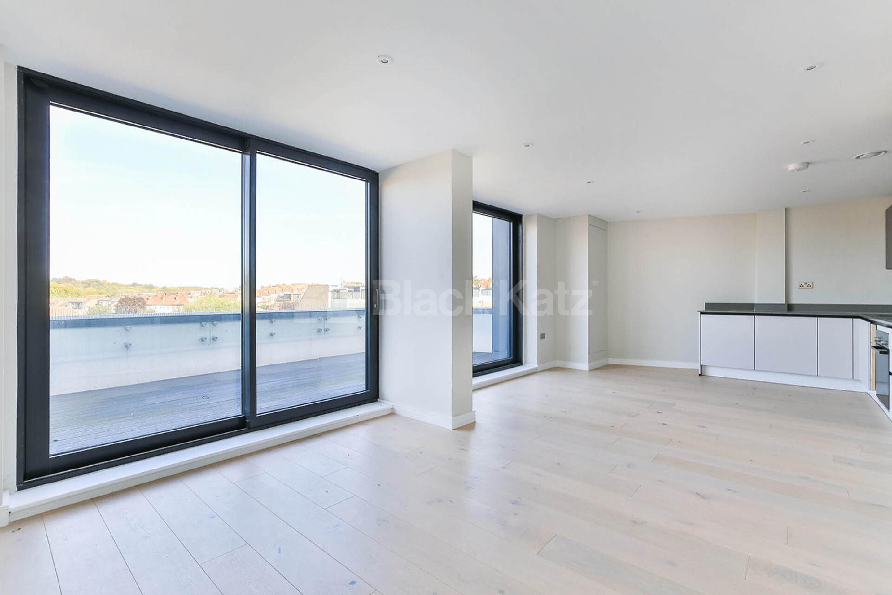 Spacious apartment with a private terrace and views of alexandra Palace  Tottenham Lane, Crouch End  N8
